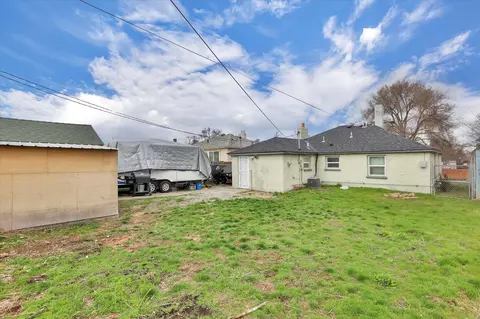 2424 E Longfellow Ave, Spokane, WA 99207 photo 18