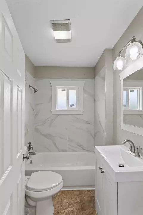 Bath - 2308 E 5th Ave, Spokane, WA 99202 photo 1 of 2
