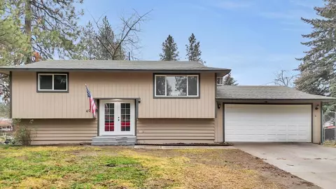 405 W Rhoades Ave, Spokane, WA 99208