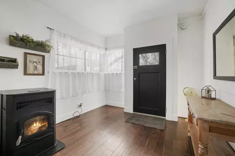 Entry Way - 1004 E Walton Ave, Spokane, WA 99207 photo 1 of 4