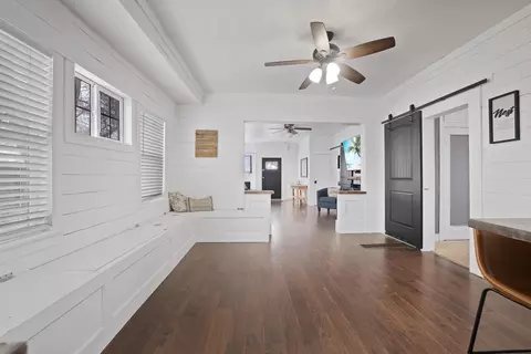 Entry Way - 1004 E Walton Ave, Spokane, WA 99207 photo 4 of 4