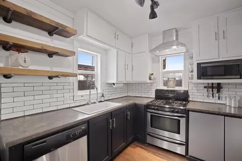 Kitchen - 1004 E Walton Ave, Spokane, WA 99207 photo 3 of 4