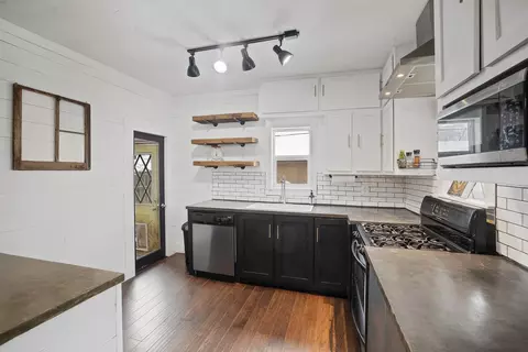 Kitchen - 1004 E Walton Ave, Spokane, WA 99207 photo 2 of 4