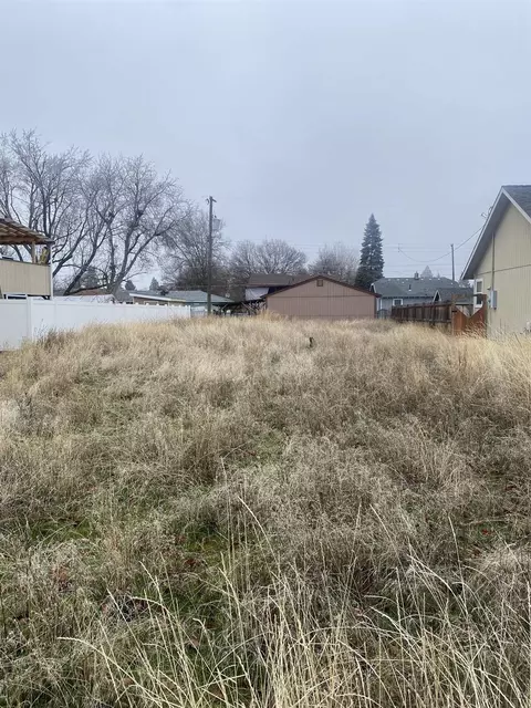 3823 E 27th Ave, Spokane, WA 99223