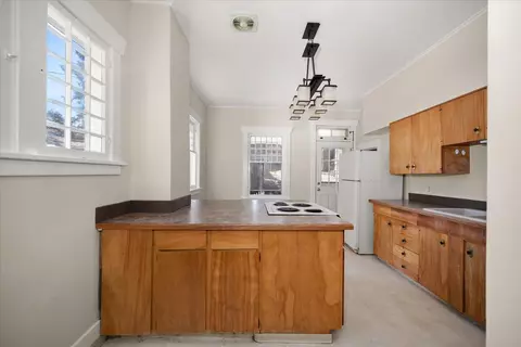 Kitchen - 628 E 20th Ave, Spokane, WA 99203 photo 1 of 5