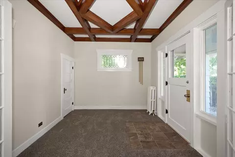 Entry Way - 628 E 20th Ave, Spokane, WA 99203 photo 2 of 3