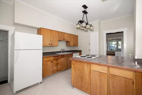 Kitchen - 628 E 20th Ave, Spokane, WA 99203 photo 3 of 5