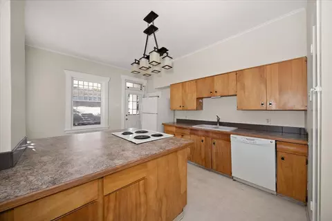 Kitchen - 628 E 20th Ave, Spokane, WA 99203 photo 2 of 5