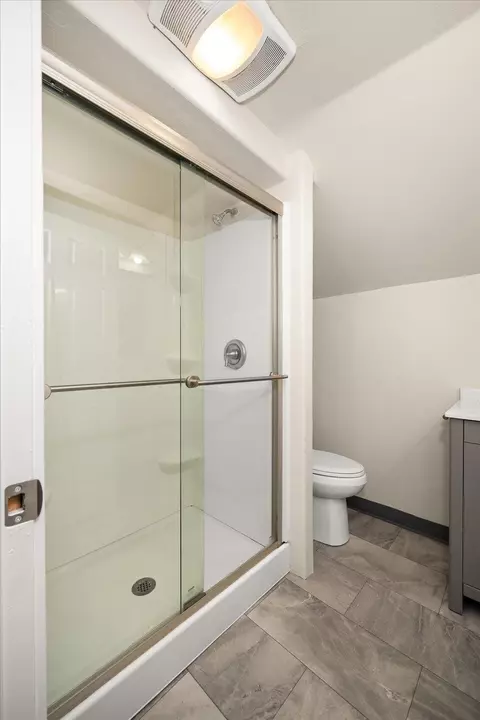 Bath - 628 E 20th Ave, Spokane, WA 99203 photo 3 of 3