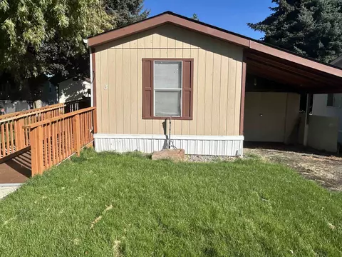 3110 E Chattaroy Apt 3 Rd, Chattaroy, WA 99003