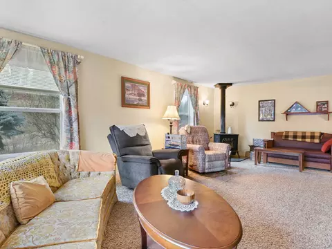 Living - 15404 E Scribner Rd, Spokane, WA 99217 photo 3 of 5