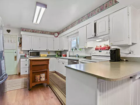 Kitchen - 15404 E Scribner Rd, Spokane, WA 99217 photo 1 of 4