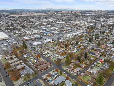 View/Area - 615 E Dalke Ave, Spokane, WA 99208 photo 3 of 6