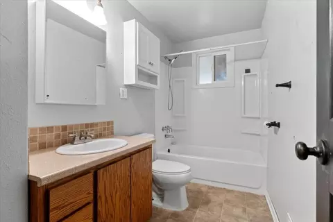 Bath - 615 E Dalke Ave, Spokane, WA 99208 photo 1 of 1