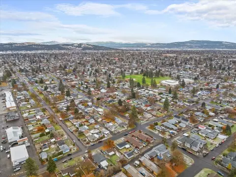 View/Area - 615 E Dalke Ave, Spokane, WA 99208 photo 4 of 6