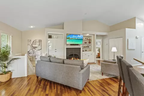 Living - 1113 E 16th Ave # 6, Spokane, WA 99203 photo 2 of 2