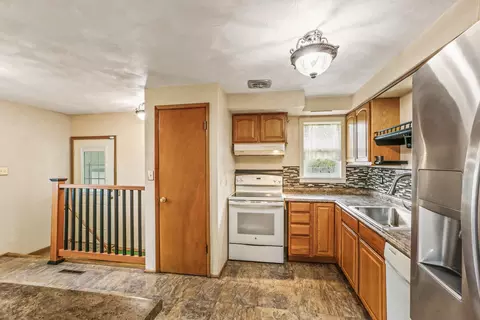 Kitchen - 2808 E Rowan Ave, Spokane, WA 99217 photo 1 of 2
