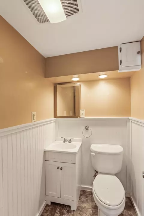 Bath - 2808 E Rowan Ave, Spokane, WA 99217 photo 2 of 2