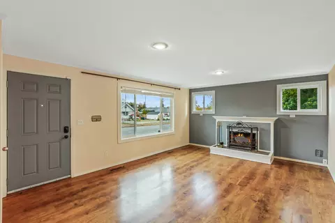 Living - 2808 E Rowan Ave, Spokane, WA 99217 photo 1 of 2
