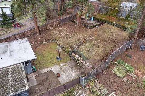 Exterior - 3728 E 16th Ave, Spokane, WA 99223 photo 9 of 10