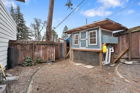 Exterior - 3728 E 16th Ave, Spokane, WA 99223 photo 8 of 10