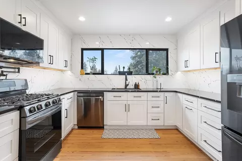 Kitchen - 3728 E 16th Ave, Spokane, WA 99223 photo 1 of 3