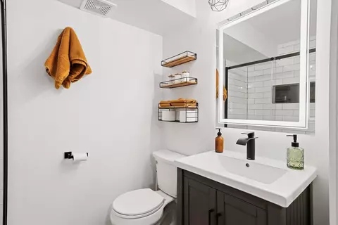 Bath - 3728 E 16th Ave, Spokane, WA 99223 photo 5 of 6