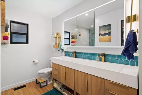 Bath - 3728 E 16th Ave, Spokane, WA 99223 photo 1 of 6