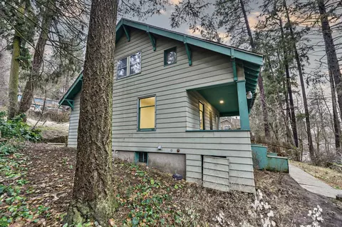 Exterior - 2014 E 17th Ave, Spokane, WA 99203 photo 6 of 10