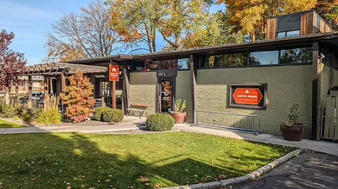 Exterior - 2014 E 17th Ave, Spokane, WA 99203 photo 8 of 10