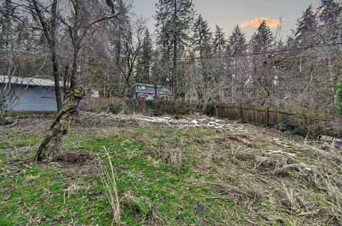 Exterior - 2014 E 17th Ave, Spokane, WA 99203 photo 7 of 10