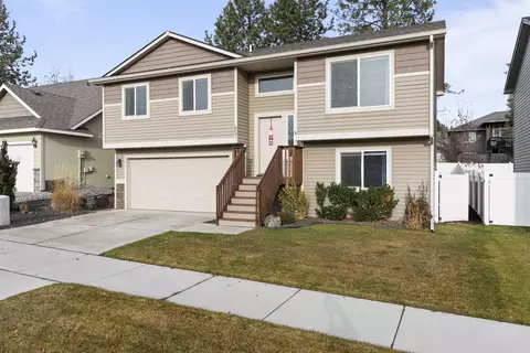 Exterior - 807 E Silver Pine Rd, Colbert, WA 99005 photo 2 of 11