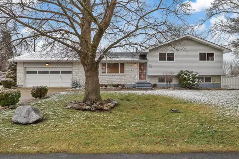 816 S Adams Rd, Veradale, WA 99037