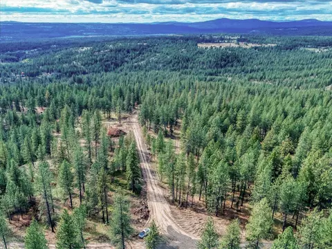NN Weaver Way #A, Nine Mile Falls, WA 99006