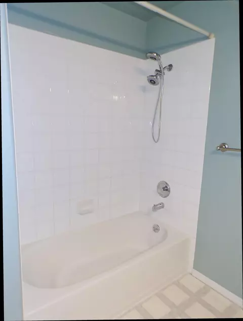 Bath - 3913 E 13th Ave, Spokane, WA 99202 photo 2 of 5