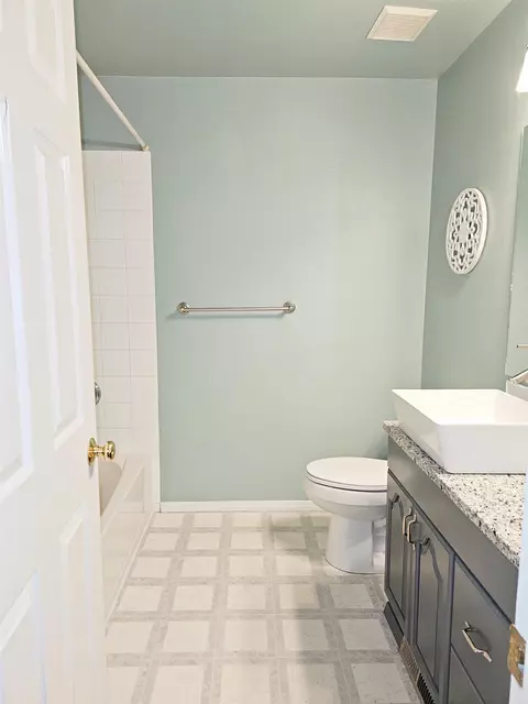 Bath - 3913 E 13th Ave, Spokane, WA 99202 photo 1 of 5