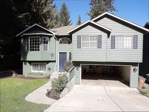 Exterior - 3913 E 13th Ave, Spokane, WA 99202 photo 4 of 7