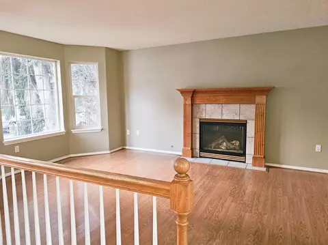 Living - 3913 E 13th Ave, Spokane, WA 99202 photo 1 of 5