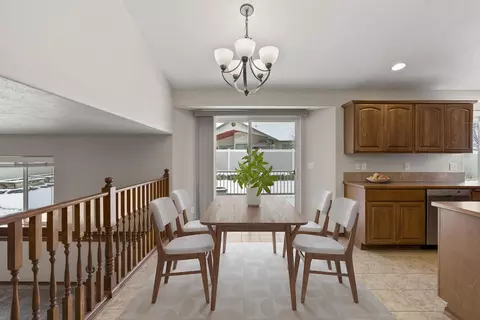 108 E Sapphire Ln, Spokane, WA 99218 photo 8