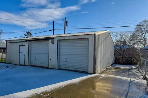 Exterior - 2608 E Central Ave, Spokane, WA 99208 photo 2 of 11