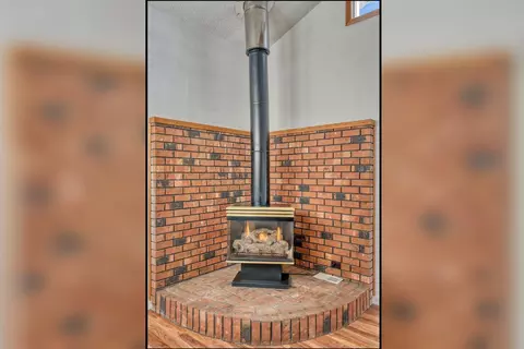 Living - 2608 E Central Ave, Spokane, WA 99208 photo 7 of 9
