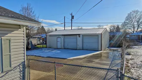 Exterior - 2608 E Central Ave, Spokane, WA 99208 photo 10 of 11