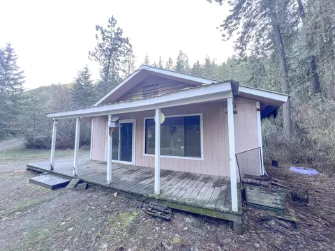 Exterior - 700 Minter Blvd, Marcus, WA 99151 photo 5 of 7