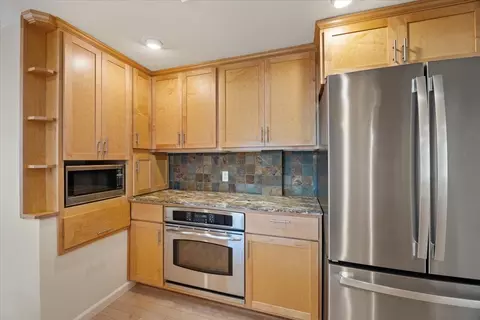 Kitchen - 10004 E 10th Ave, Spokane Valley, WA 99206 photo 4 of 4
