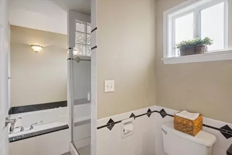 Bath - 10004 E 10th Ave, Spokane Valley, WA 99206 photo 1 of 3