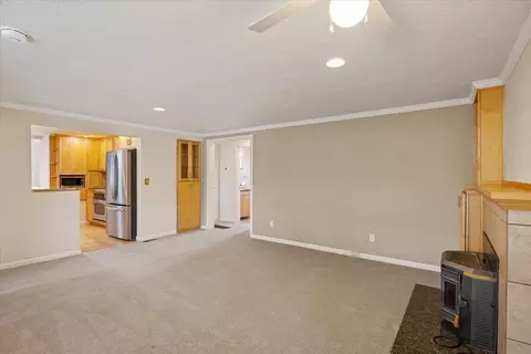 Living - 10004 E 10th Ave, Spokane Valley, WA 99206 photo 5 of 5