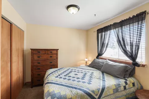 Bedroom - 10104 E 16th Ave, Spokane Valley, WA 99206 photo 3 of 4