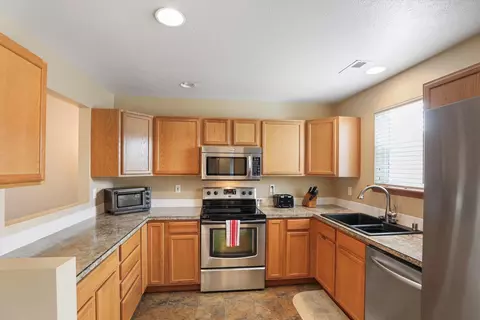 Kitchen - 10104 E 16th Ave, Spokane Valley, WA 99206 photo 1 of 3