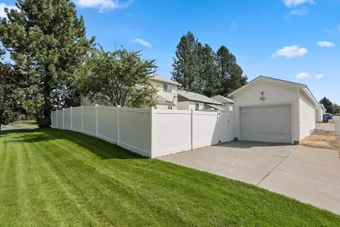 Exterior - 10104 E 16th Ave, Spokane Valley, WA 99206 photo 3 of 7