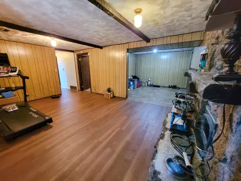 Living - 2703 E Thurston Ave, Spokane, WA 99223 photo 8 of 9